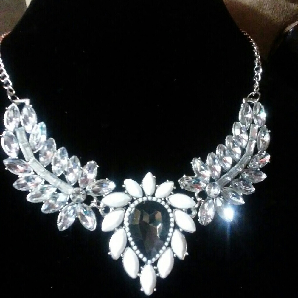 Faux Crystal Wing Pendant Necklace